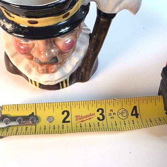 The Vintage Highmount M.B.D. Fine Bone China Small Toby/Character Jug "Beefeater - Picture 6 of 6